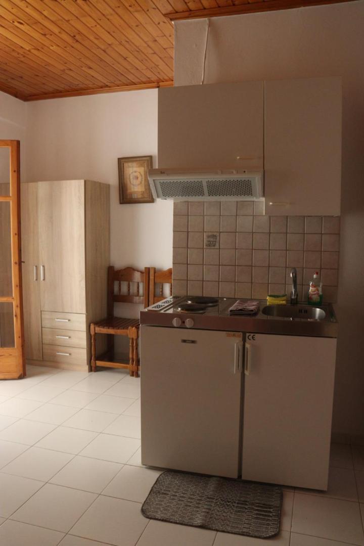 Kondilw Rooms Kalamítsi Exteriör bild
