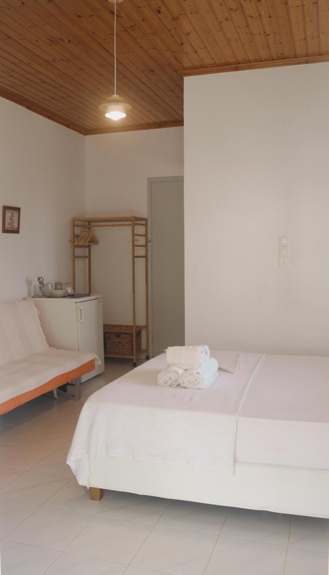 Kondilw Rooms Kalamítsi Exteriör bild