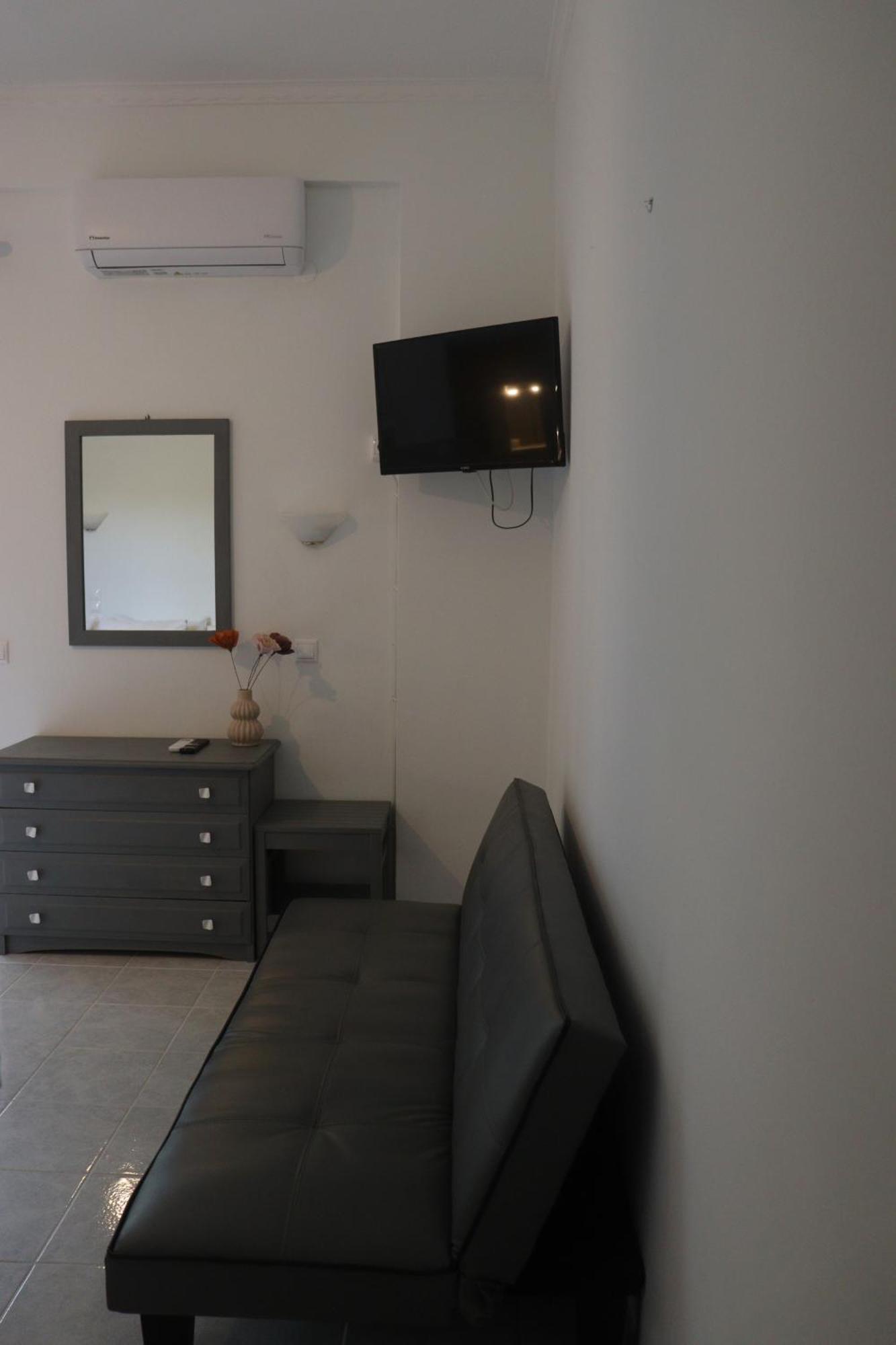 Kondilw Rooms Kalamítsi Exteriör bild